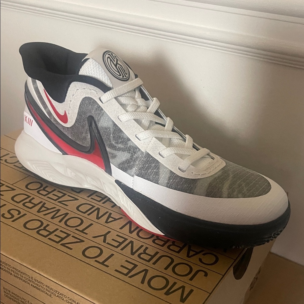 Nike Kyrie 8 GO White and University Red Shoes - Picture 2 of 3